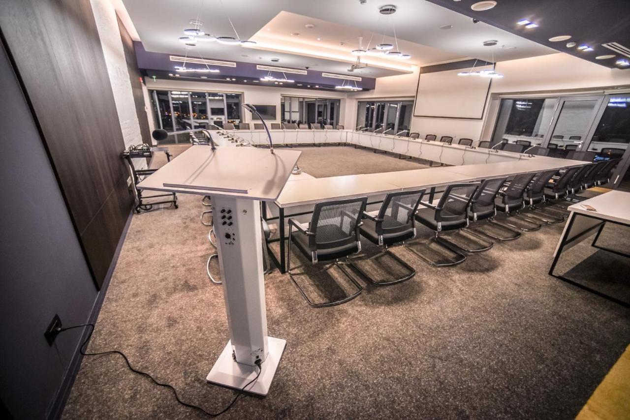 Aghababyan'S Hotel Ereván Exterior foto The meeting room of the National Assembly of the Republic of the Congo