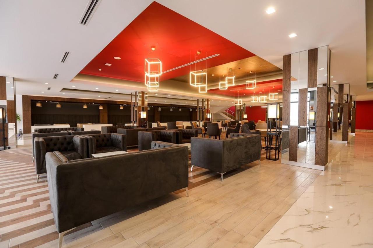 Aghababyan'S Hotel Ereván Exterior foto The lounge at the airport
